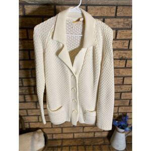 Dillards Cream Sweater‎
